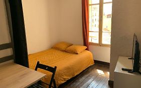 Studio 1 Lit Double Et Un Canape